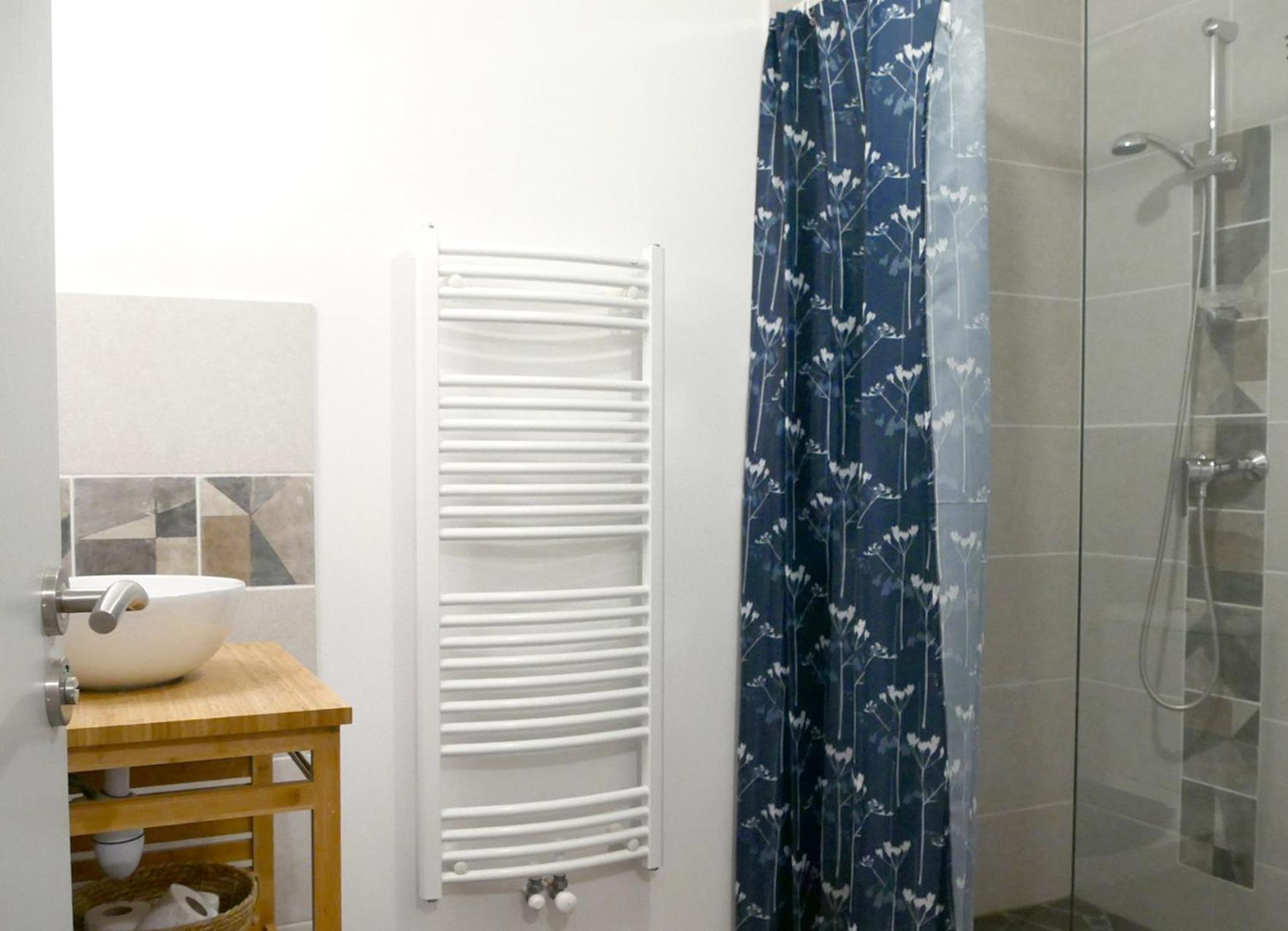 Charmante Suite Independante En Maison De Village 德龙河畔洛里奥勒 外观 照片